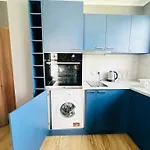 Raspberry Modern & Free Parking Apartment