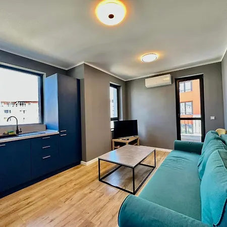 Raspberry Modern & Free Parking